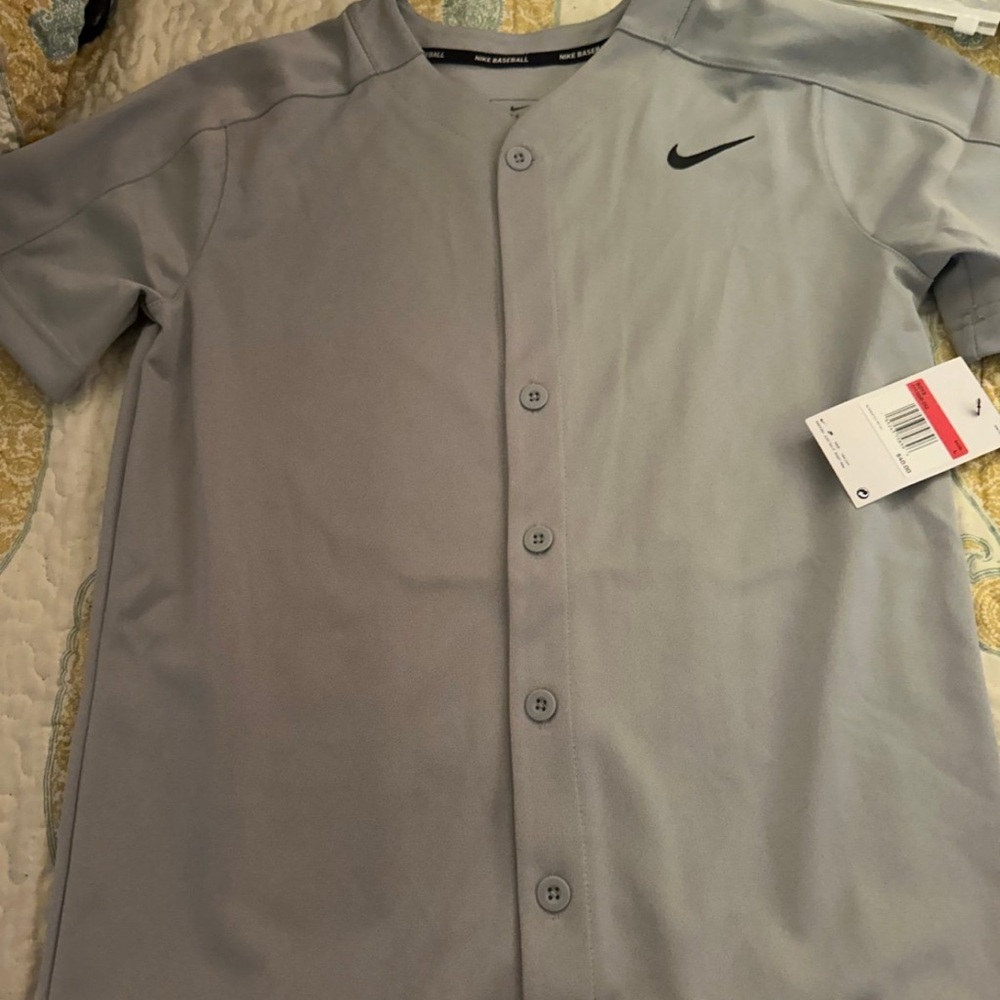 Nike Men's Gray Button-Up Shirt